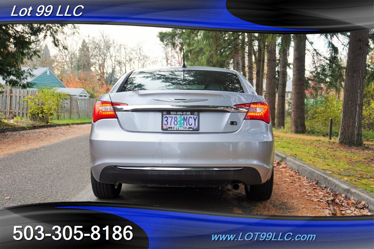 2013 Chrysler 200 LX Sedan 2.4L Automatic Premium Wheels 29 MPG - Photo 12 - Milwaukie, OR 97267