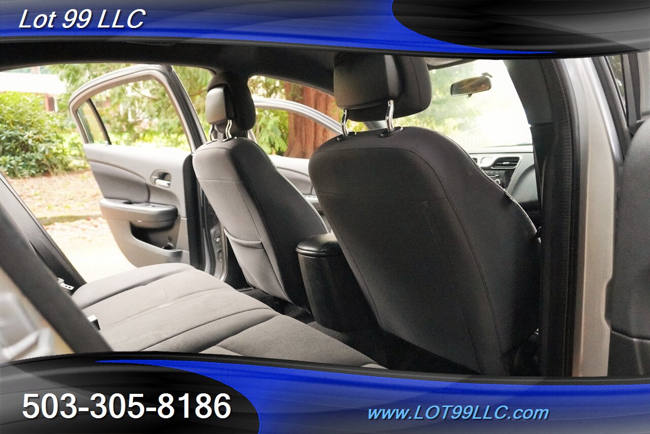 2013 Chrysler 200 LX Sedan 2.4L Automatic Premium Wheels 29 MPG - Photo 26 - Milwaukie, OR 97267