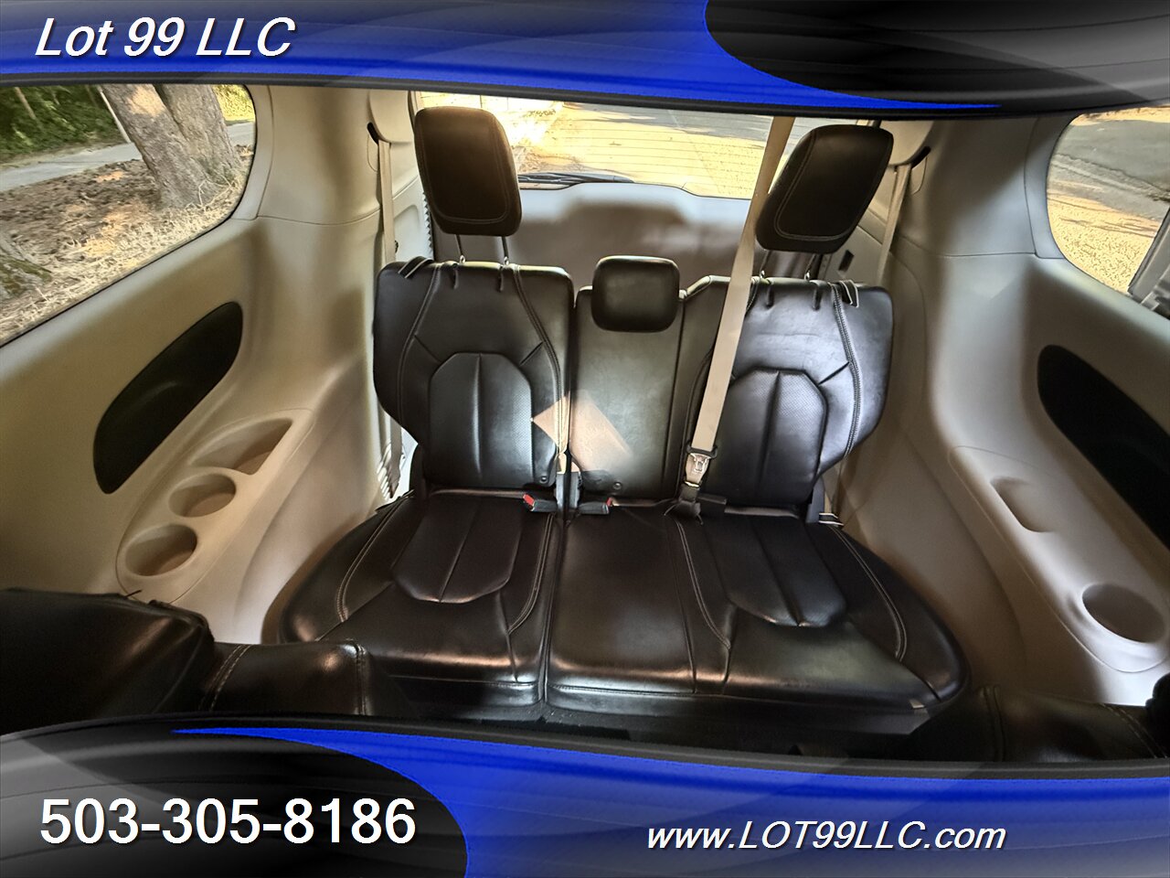 2020 Chrysler Voyager LXi 70k NEW TIRES Leather 3rd Row - Photo 18 - Milwaukie, OR 97267