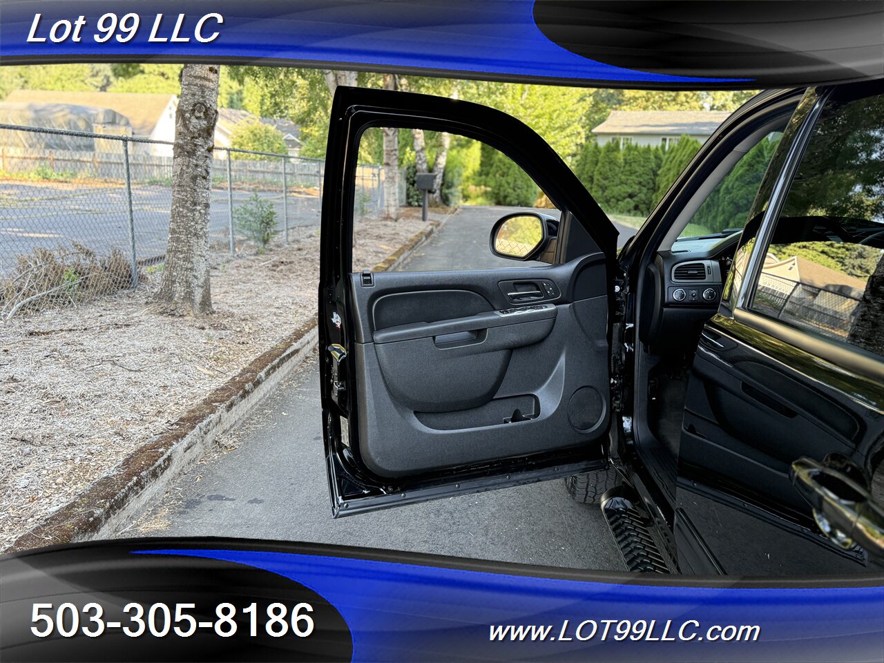 2011 Chevrolet Suburban LT Z71 4x4 3rd Row Htd Leather Roof Navi Cam - Photo 25 - Milwaukie, OR 97267