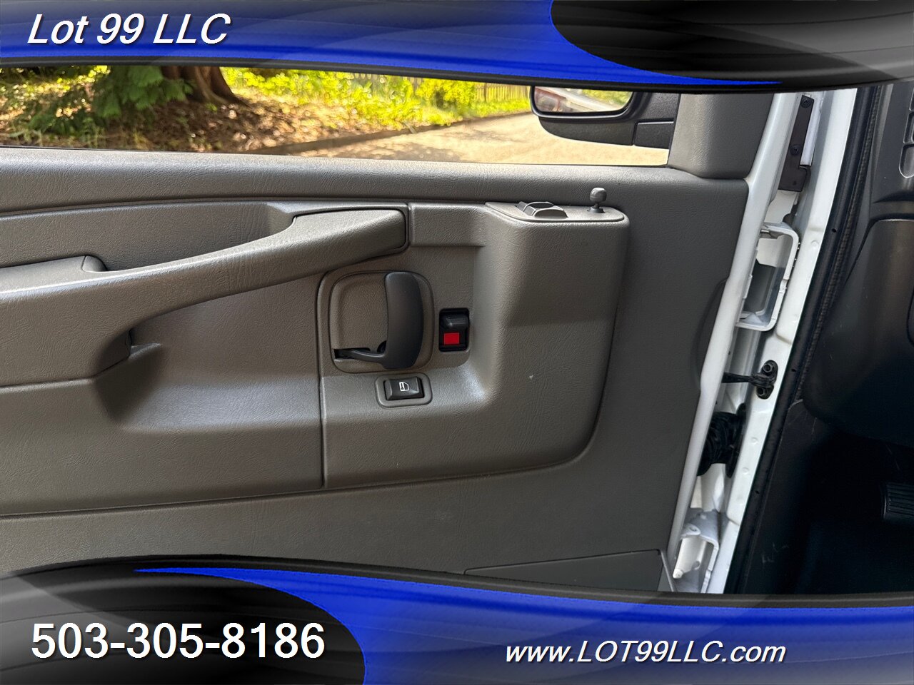 2006 Chevrolet Express LS 1500 AWD 66k 8 PASSENGER VAN - Photo 28 - Milwaukie, OR 97267