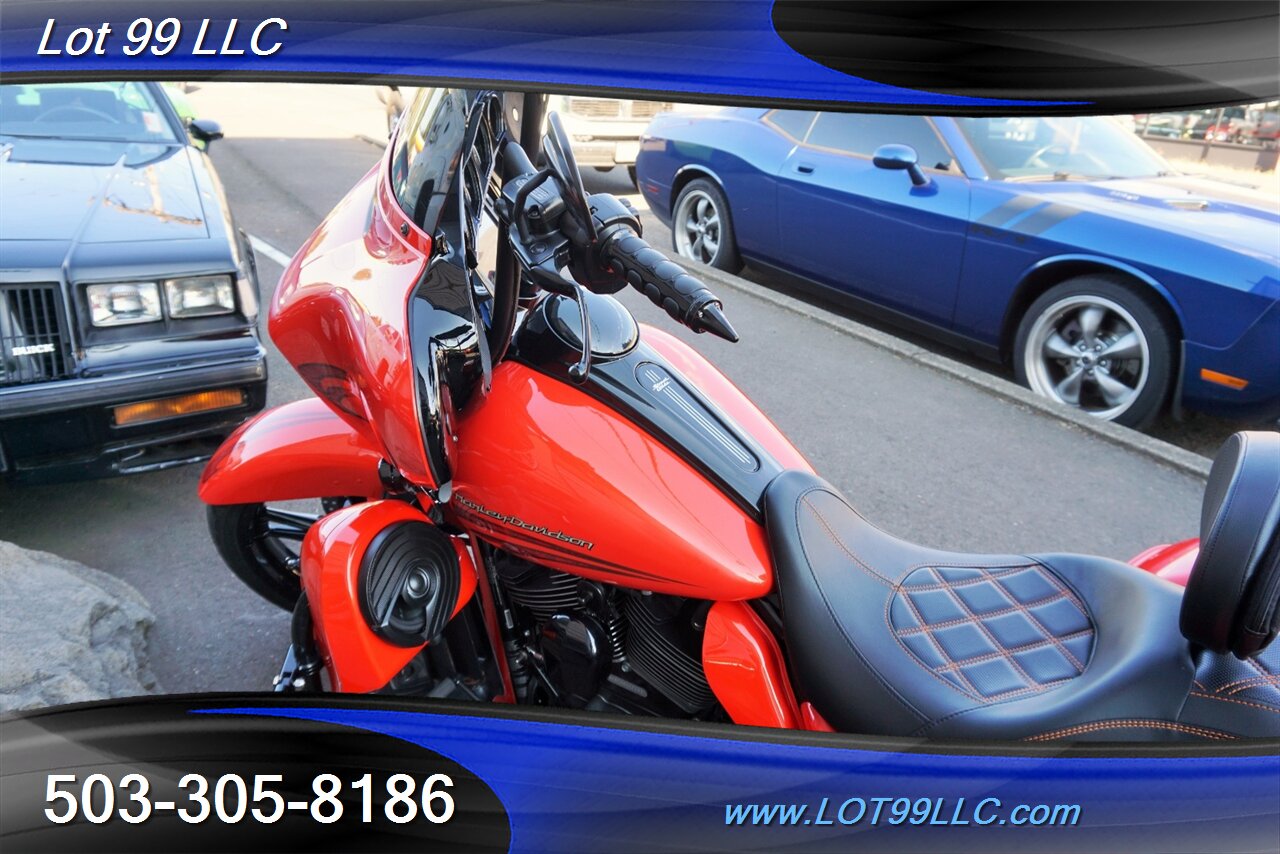 2017 Harley-Davidson Custom Street Glide107 Laguna Orange 21 Front Wheel   - Photo 23 - Milwaukie, OR 97267