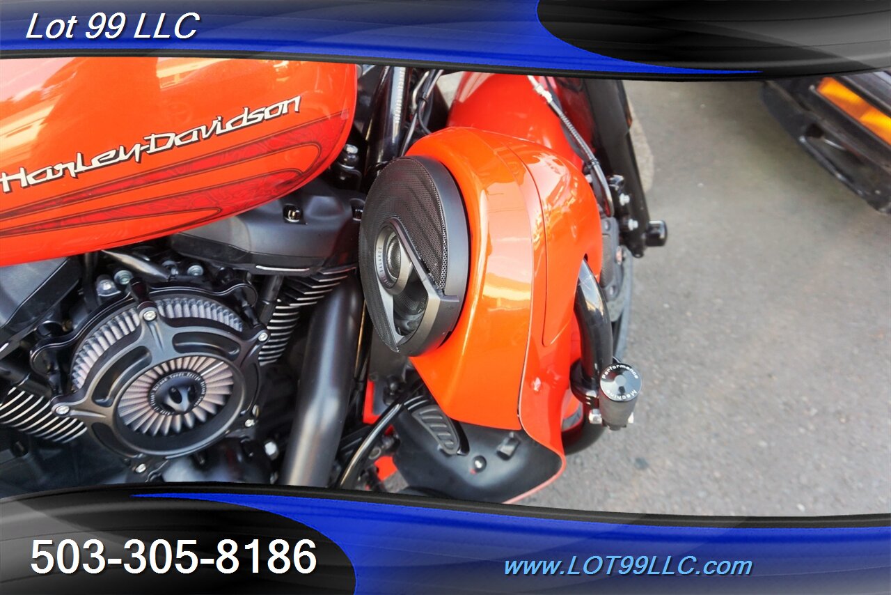 2017 Harley-Davidson Custom Street Glide107 Laguna Orange 21 Front Wheel   - Photo 12 - Milwaukie, OR 97267