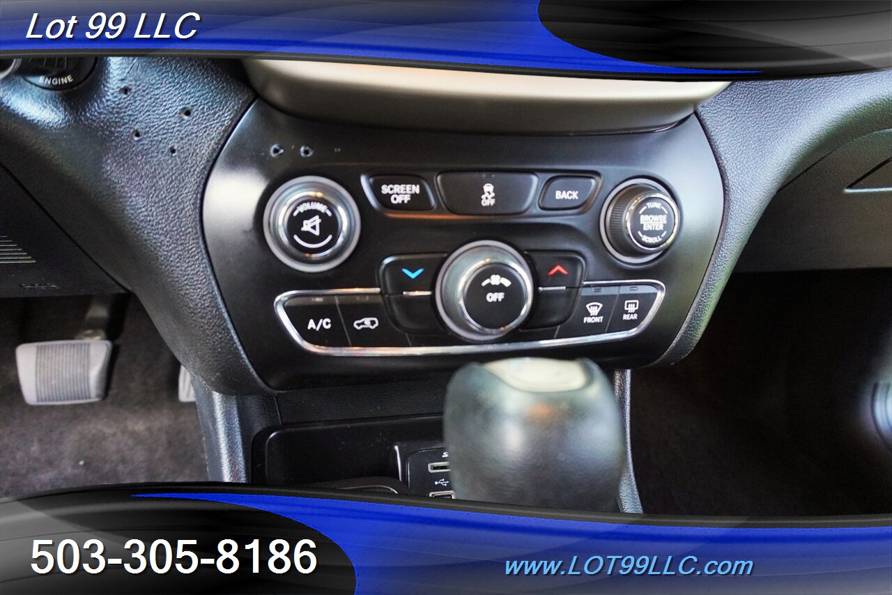 2016 Jeep Cherokee Latitude 4X4 Premium Wheels Newer Tires - Photo 24 - Milwaukie, OR 97267