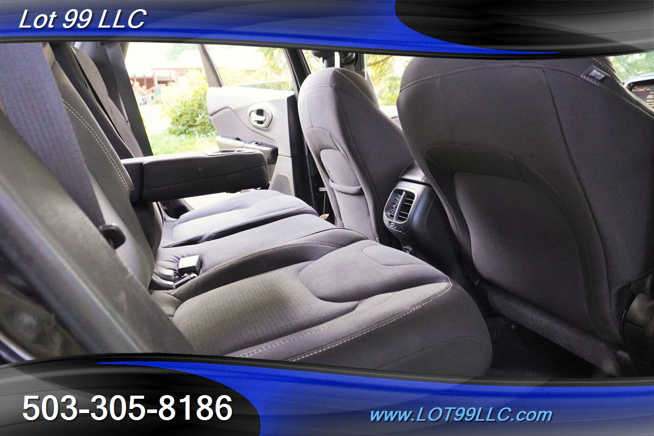 2016 Jeep Cherokee Latitude 4X4 Premium Wheels Newer Tires - Photo 16 - Milwaukie, OR 97267