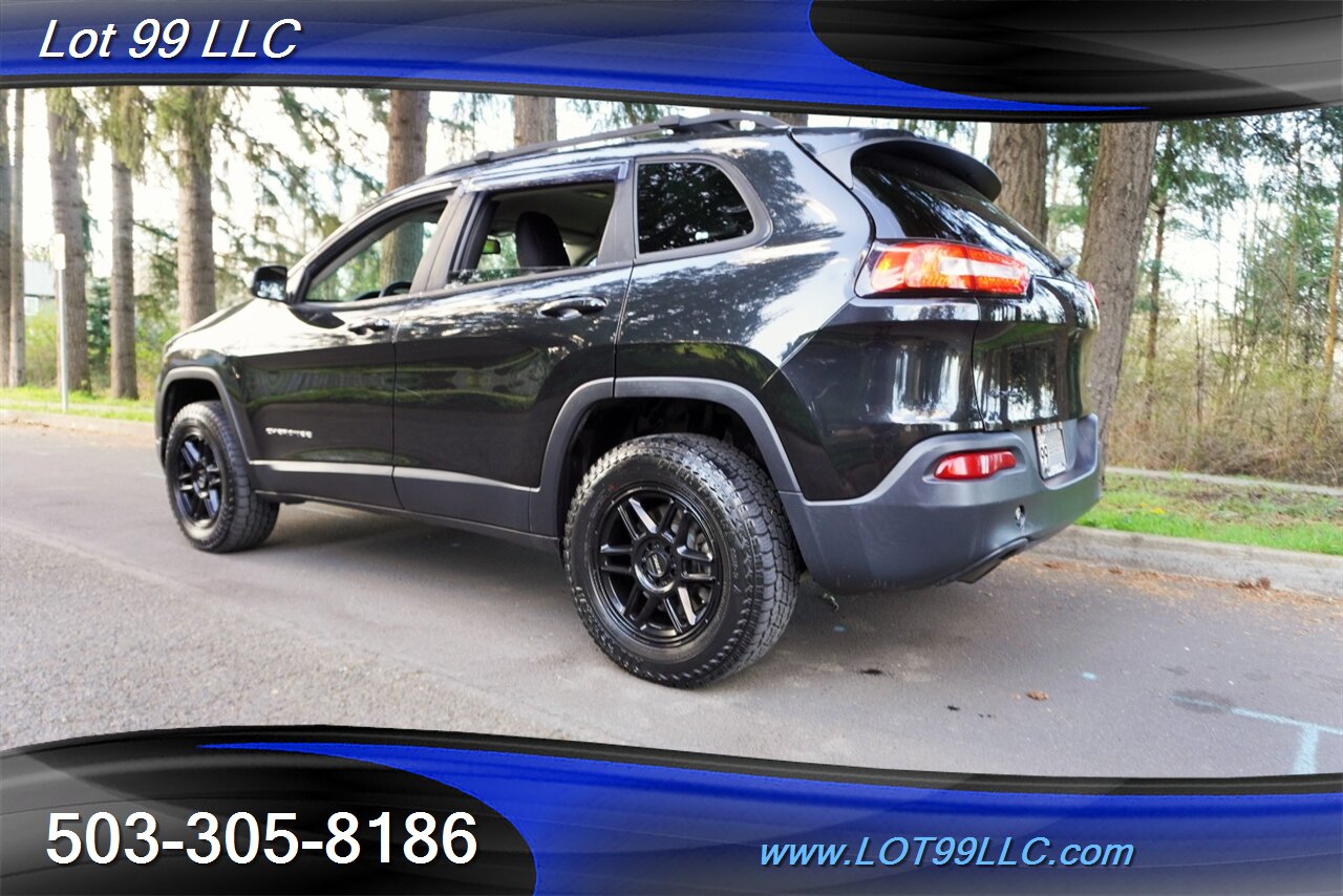2016 Jeep Cherokee Latitude 4X4 Premium Wheels Newer Tires - Photo 11 - Milwaukie, OR 97267
