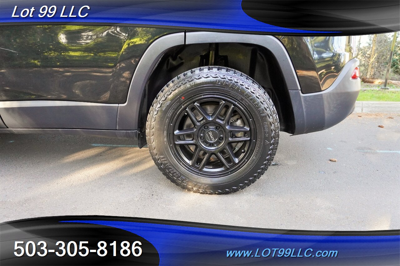 2016 Jeep Cherokee Latitude 4X4 Premium Wheels Newer Tires - Photo 36 - Milwaukie, OR 97267