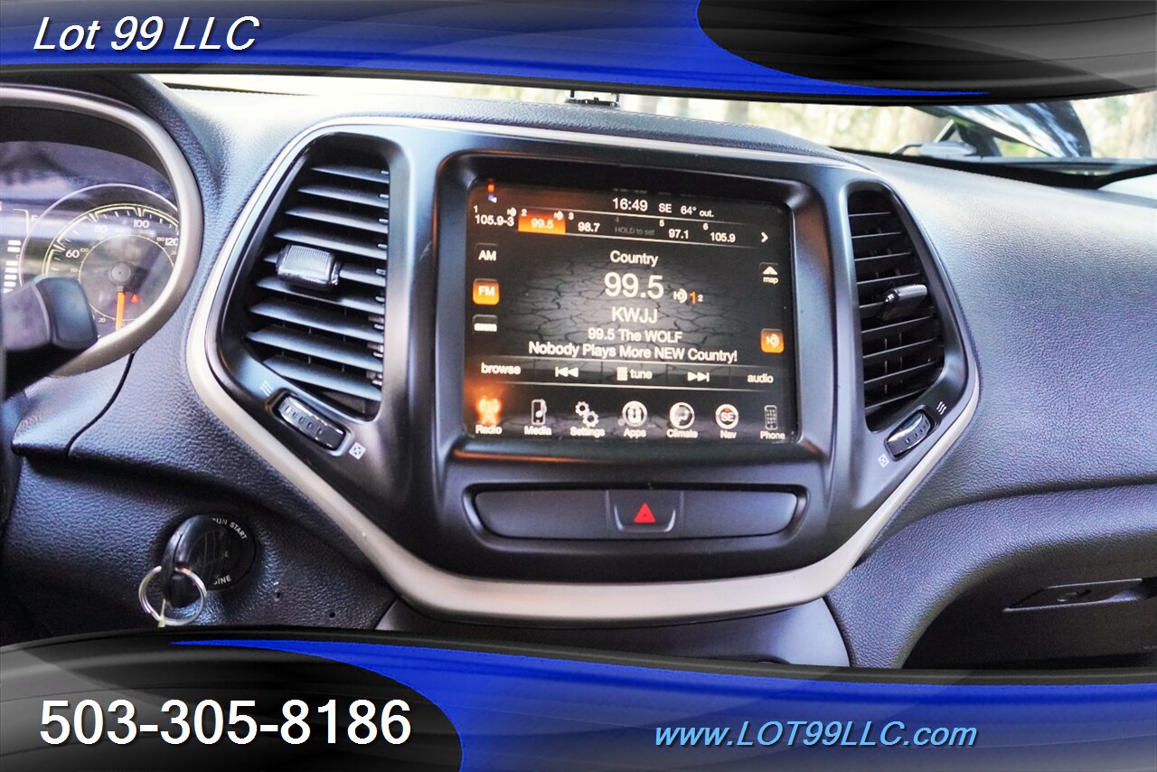 2016 Jeep Cherokee Latitude 4X4 Premium Wheels Newer Tires - Photo 21 - Milwaukie, OR 97267