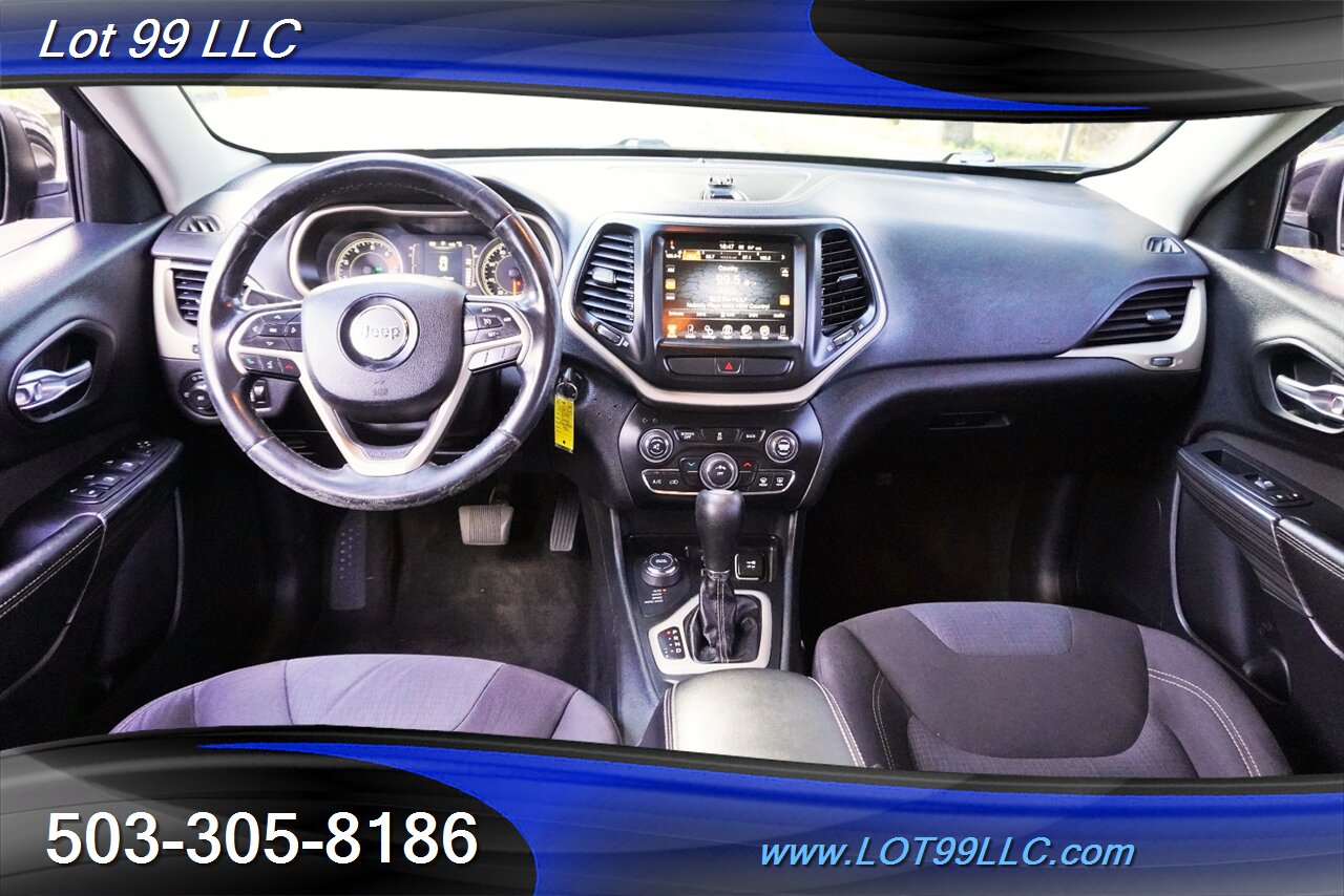 2016 Jeep Cherokee Latitude 4X4 Premium Wheels Newer Tires - Photo 2 - Milwaukie, OR 97267