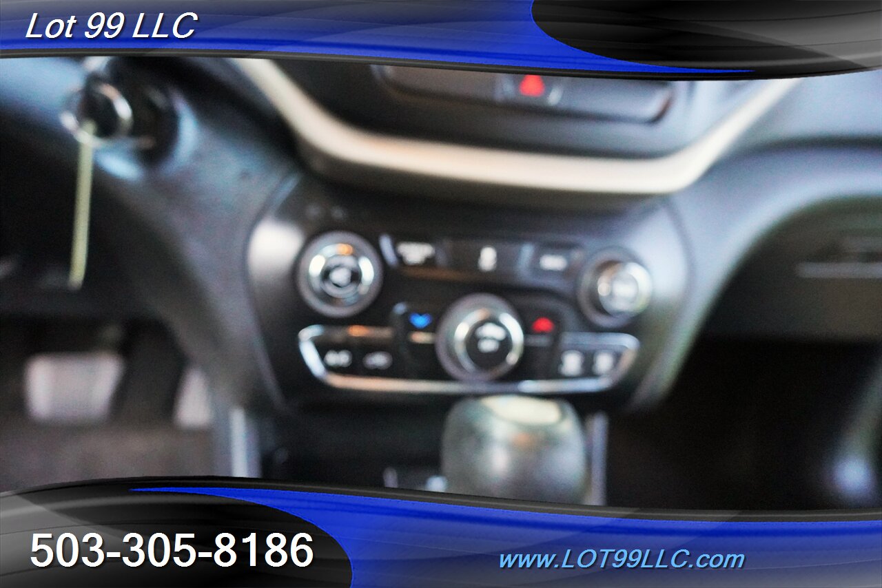 2016 Jeep Cherokee Latitude 4X4 Premium Wheels Newer Tires - Photo 22 - Milwaukie, OR 97267