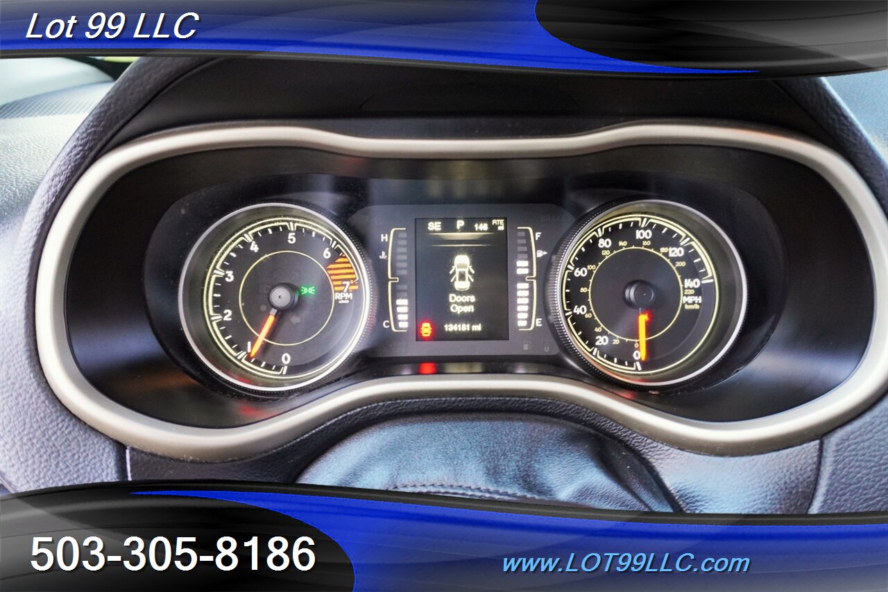 2016 Jeep Cherokee Latitude 4X4 Premium Wheels Newer Tires - Photo 20 - Milwaukie, OR 97267