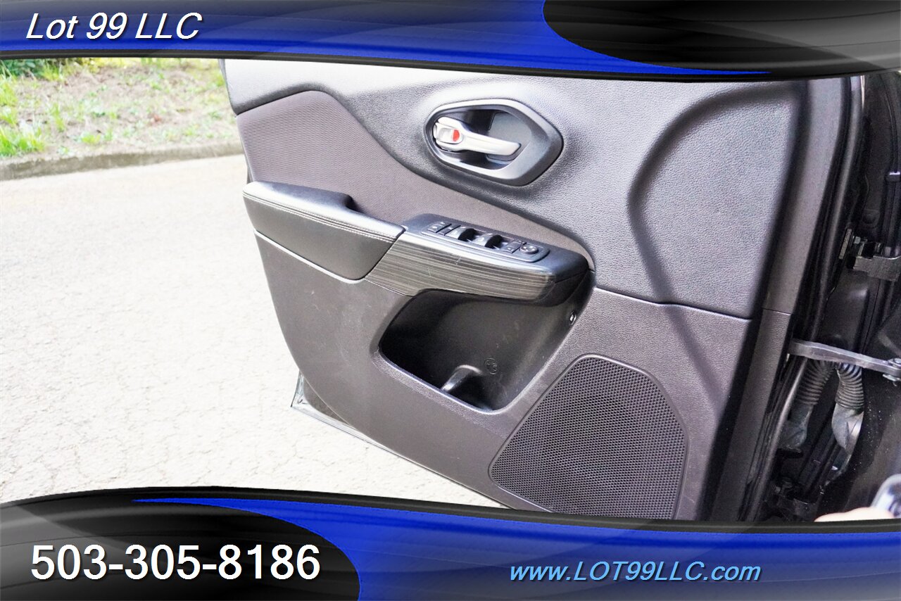 2016 Jeep Cherokee Latitude 4X4 Premium Wheels Newer Tires - Photo 25 - Milwaukie, OR 97267