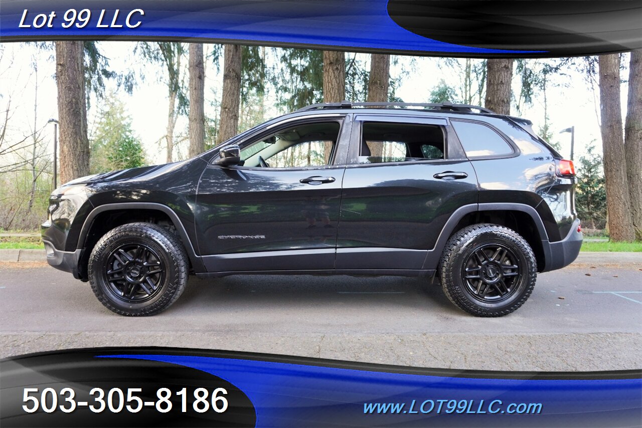 2016 Jeep Cherokee Latitude 4X4 Premium Wheels Newer Tires - Photo 1 - Milwaukie, OR 97267