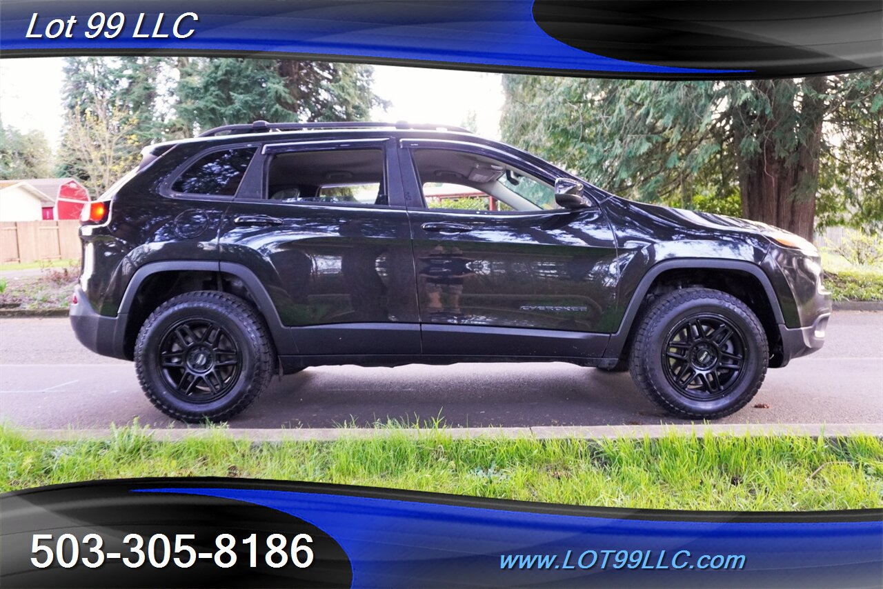 2016 Jeep Cherokee Latitude 4X4 Premium Wheels Newer Tires - Photo 8 - Milwaukie, OR 97267