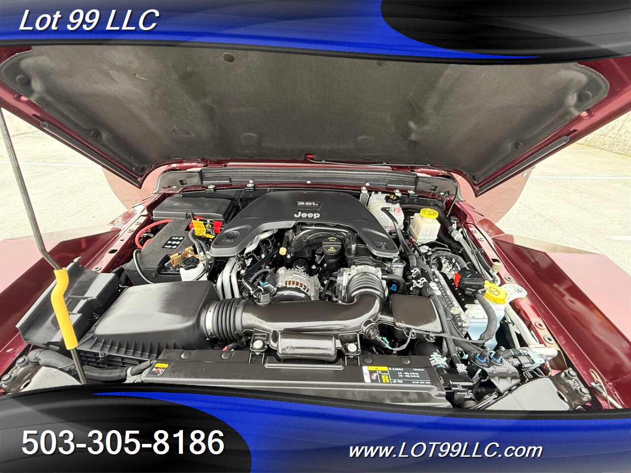 2021 Jeep Gladiator Rubicon 18 " Fuel Wheels 38 "Nitto Mud Grappler Tires, Warn Winch VR10s EVO Winch, Fox Shocks, - Photo 24 - Milwaukie, OR 97267