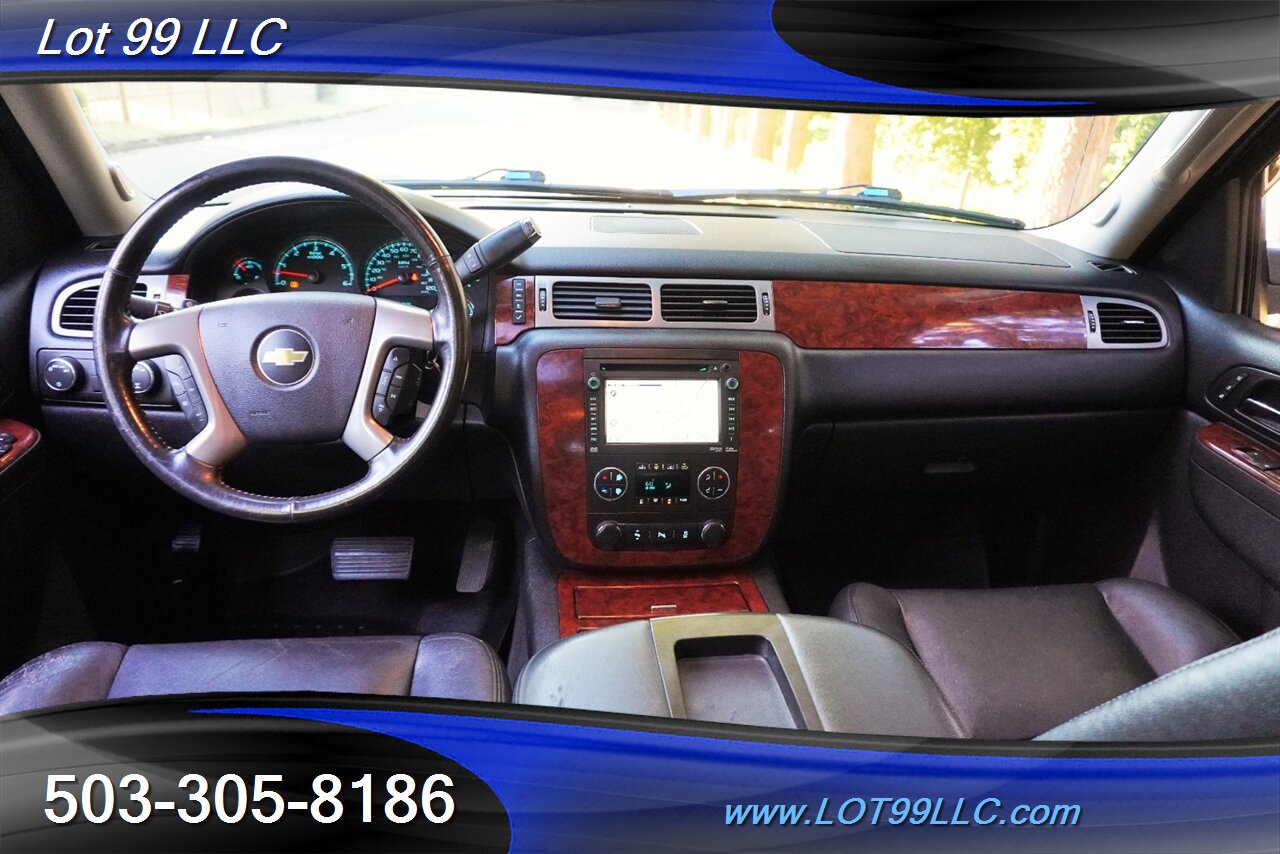 2012 Chevrolet Avalanche LTZ 4X4 V8 5.3L Auto Heated Leather Seats MOON GPS Chrome Wheels Newer Tires - Photo 2 - Milwaukie, OR 97267