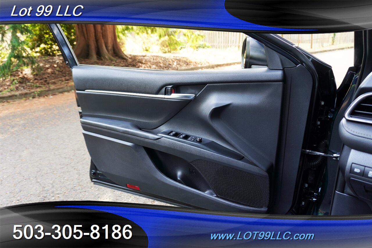 2020 Toyota Camry SE 2.5L Automatic Leather Trim Seats Black Wheels  NEW TIRES 39 MPG - Photo 28 - Milwaukie, OR 97267