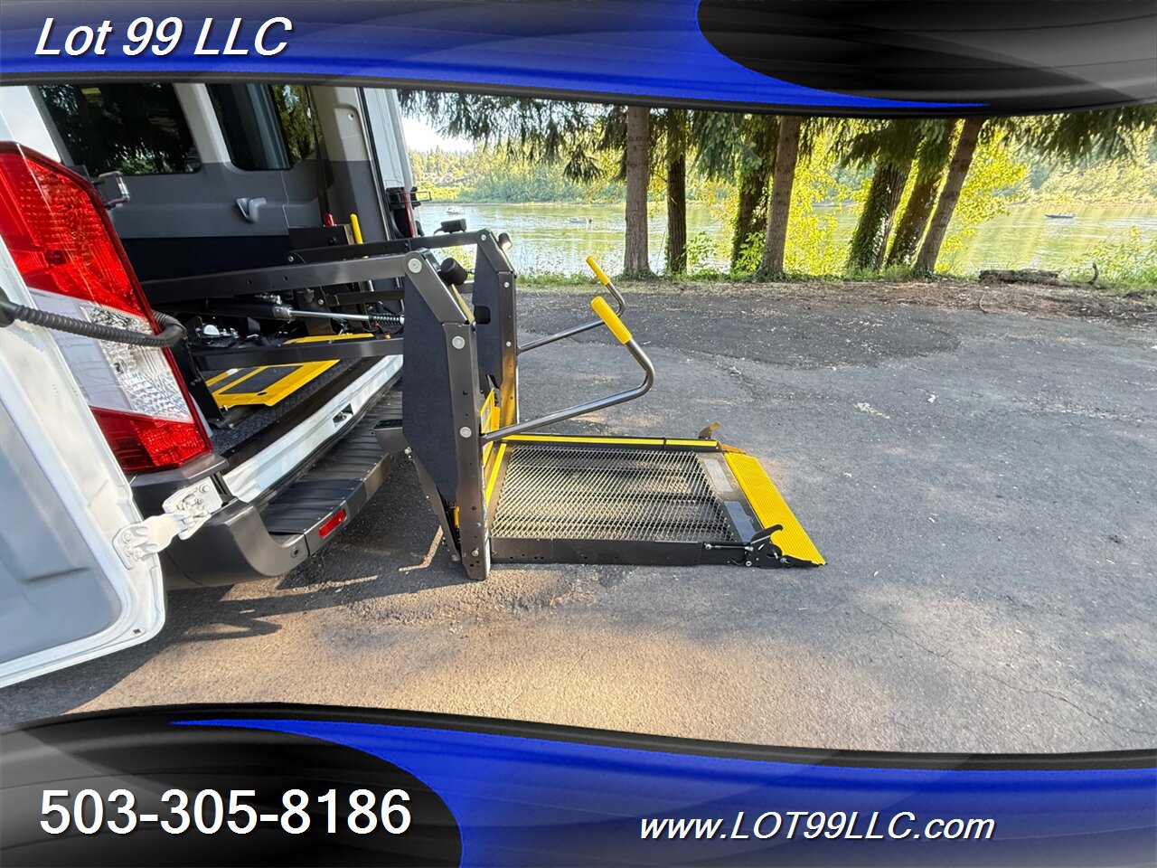 2018 Ford Transit 350 XLT WHEELCHAIR VAN EcoBoost 3.5L Twin Turbo V6 34 " Braun Rear WHEELCHAIR Lift 8 Passenger Van - Photo 21 - Milwaukie, OR 97267
