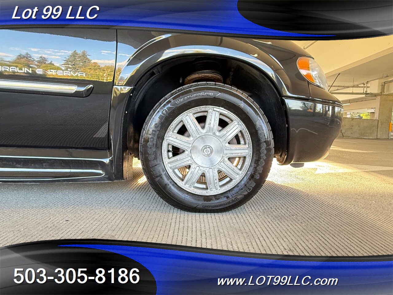 2006 Chrysler Town & Country Touring WHEELCHAIR VAN 30 " Power Side Ramp  Kneeling Dual Power Sliding Doors - Photo 23 - Milwaukie, OR 97267