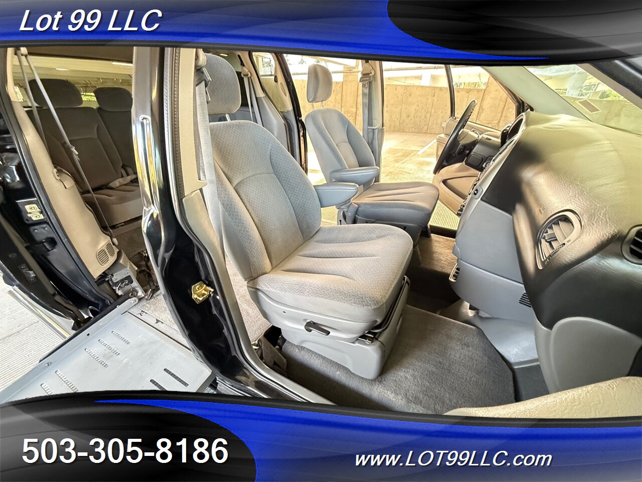 2006 Chrysler Town & Country Touring WHEELCHAIR VAN 30 " Power Side Ramp  Kneeling Dual Power Sliding Doors - Photo 19 - Milwaukie, OR 97267