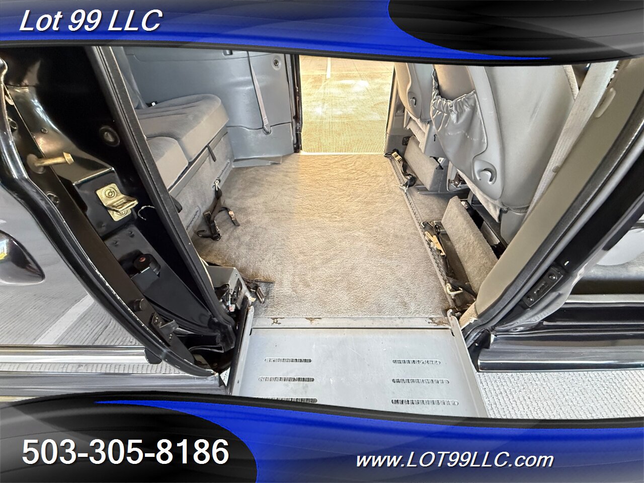 2006 Chrysler Town & Country Touring WHEELCHAIR VAN 30 " Power Side Ramp  Kneeling Dual Power Sliding Doors - Photo 49 - Milwaukie, OR 97267
