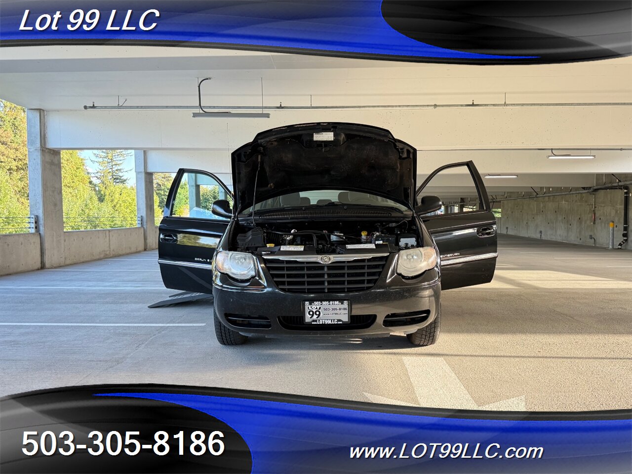 2006 Chrysler Town & Country Touring WHEELCHAIR VAN 30 " Power Side Ramp  Kneeling Dual Power Sliding Doors - Photo 31 - Milwaukie, OR 97267