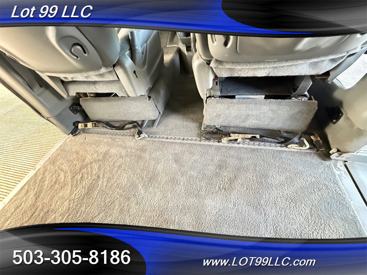 2006 Chrysler Town & Country Touring WHEELCHAIR VAN 30 " Power Side Ramp  Kneeling Dual Power Sliding Doors - Photo 47 - Milwaukie, OR 97267