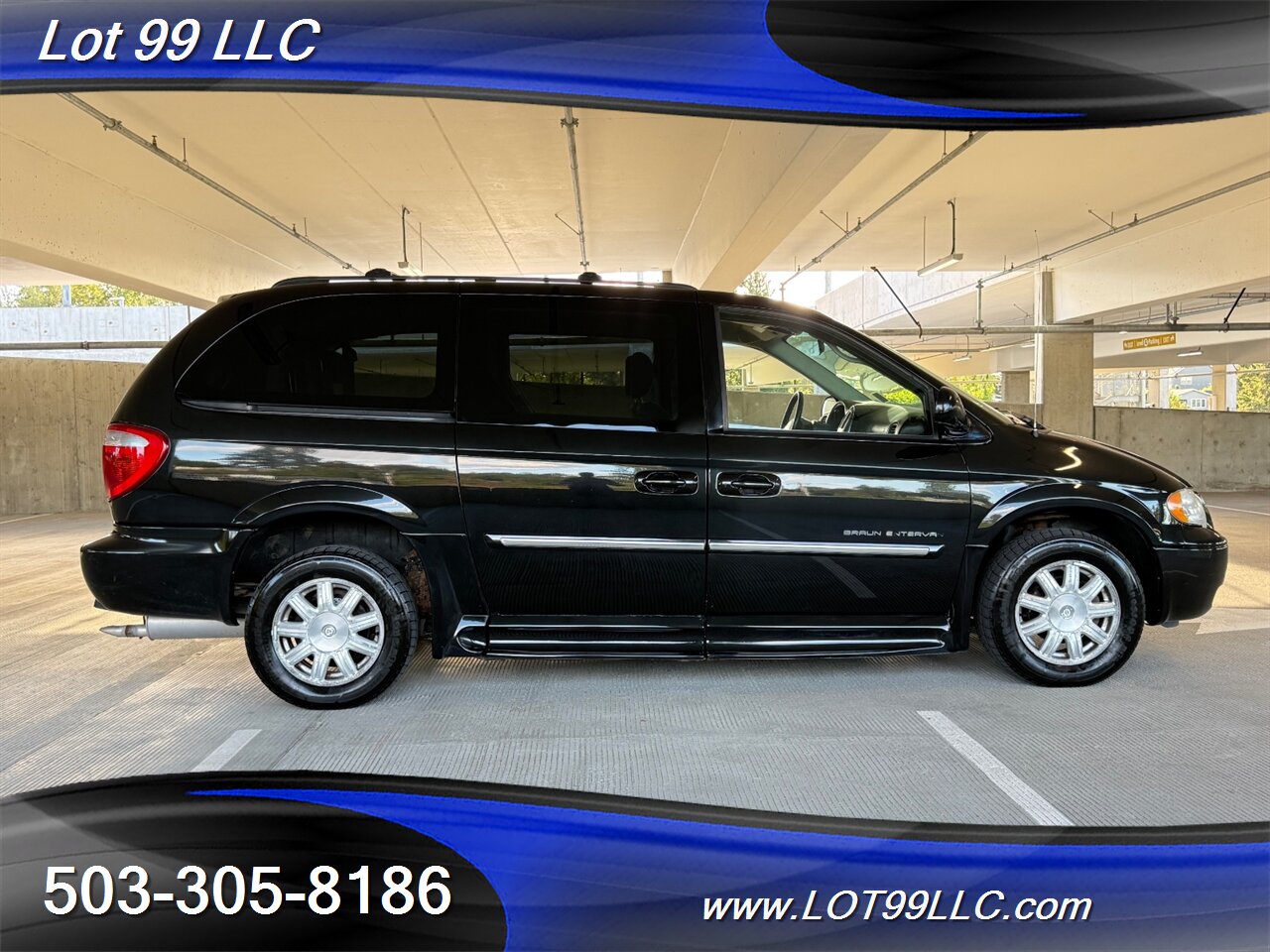 2006 Chrysler Town & Country Touring WHEELCHAIR VAN 30 " Power Side Ramp  Kneeling Dual Power Sliding Doors - Photo 13 - Milwaukie, OR 97267