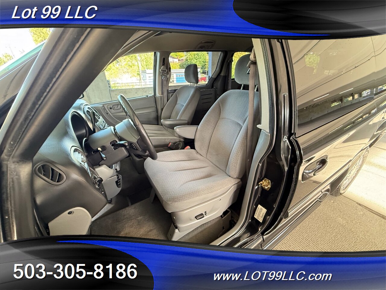 2006 Chrysler Town & Country Touring WHEELCHAIR VAN 30 " Power Side Ramp  Kneeling Dual Power Sliding Doors - Photo 8 - Milwaukie, OR 97267