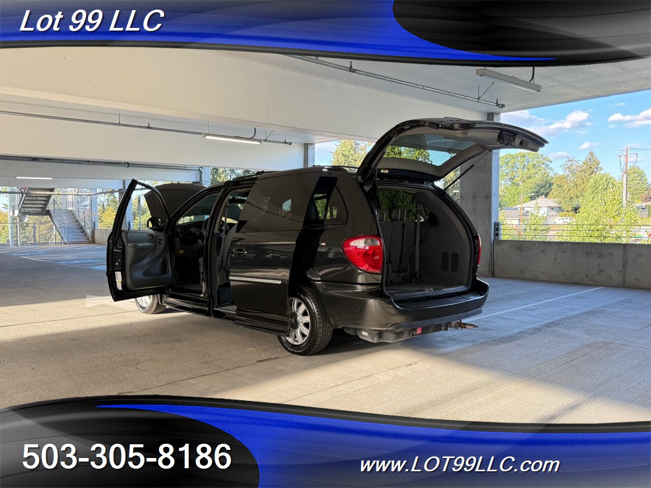 2006 Chrysler Town & Country Touring WHEELCHAIR VAN 30 " Power Side Ramp  Kneeling Dual Power Sliding Doors - Photo 35 - Milwaukie, OR 97267