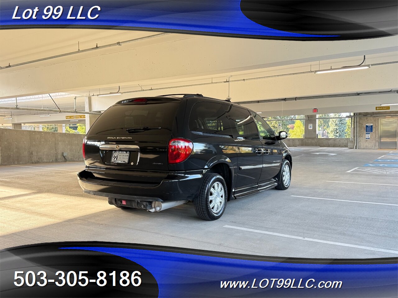 2006 Chrysler Town & Country Touring WHEELCHAIR VAN 30 " Power Side Ramp  Kneeling Dual Power Sliding Doors - Photo 14 - Milwaukie, OR 97267