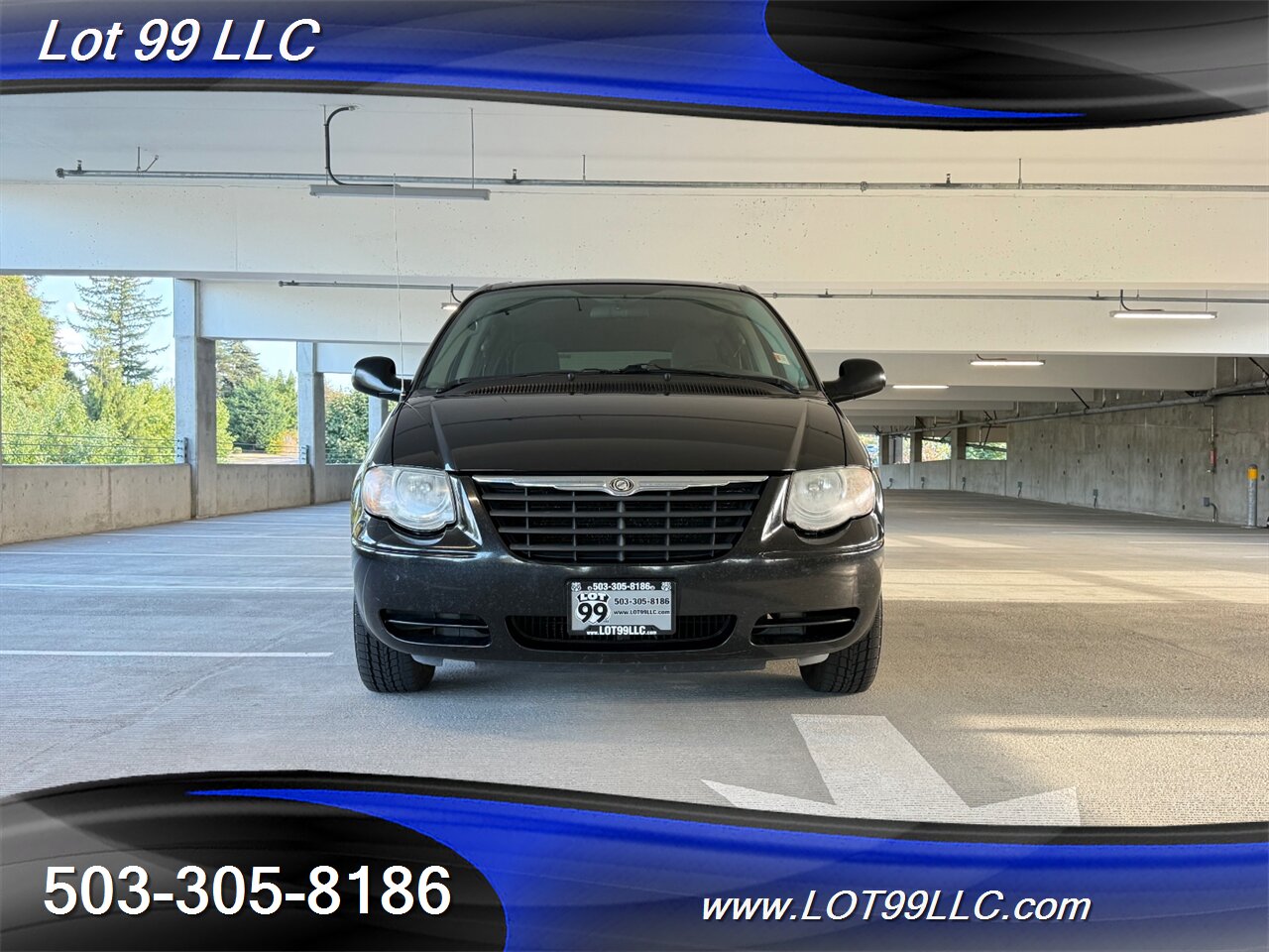 2006 Chrysler Town & Country Touring WHEELCHAIR VAN 30 " Power Side Ramp  Kneeling Dual Power Sliding Doors - Photo 11 - Milwaukie, OR 97267