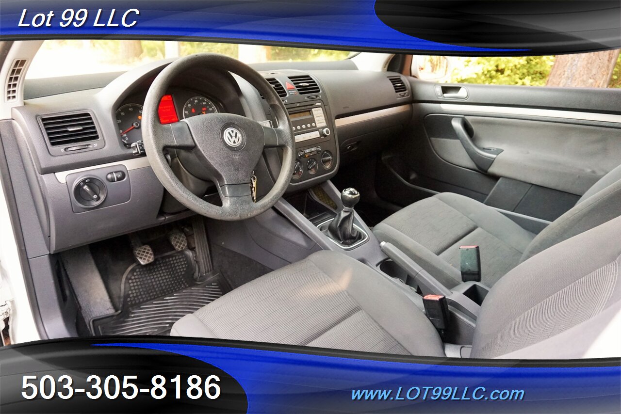 2008 Volkswagen Rabbit S Dr Hatchback 2.5L 5 Speed Manual 1 OWNER   - Photo 2 - Milwaukie, OR 97267