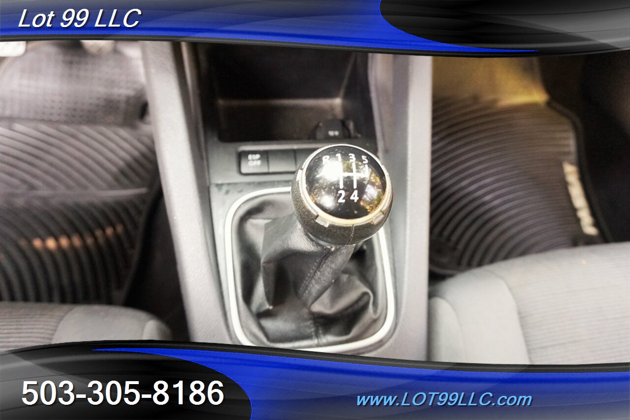 2008 Volkswagen Rabbit S Dr Hatchback 2.5L 5 Speed Manual 1 OWNER   - Photo 21 - Milwaukie, OR 97267