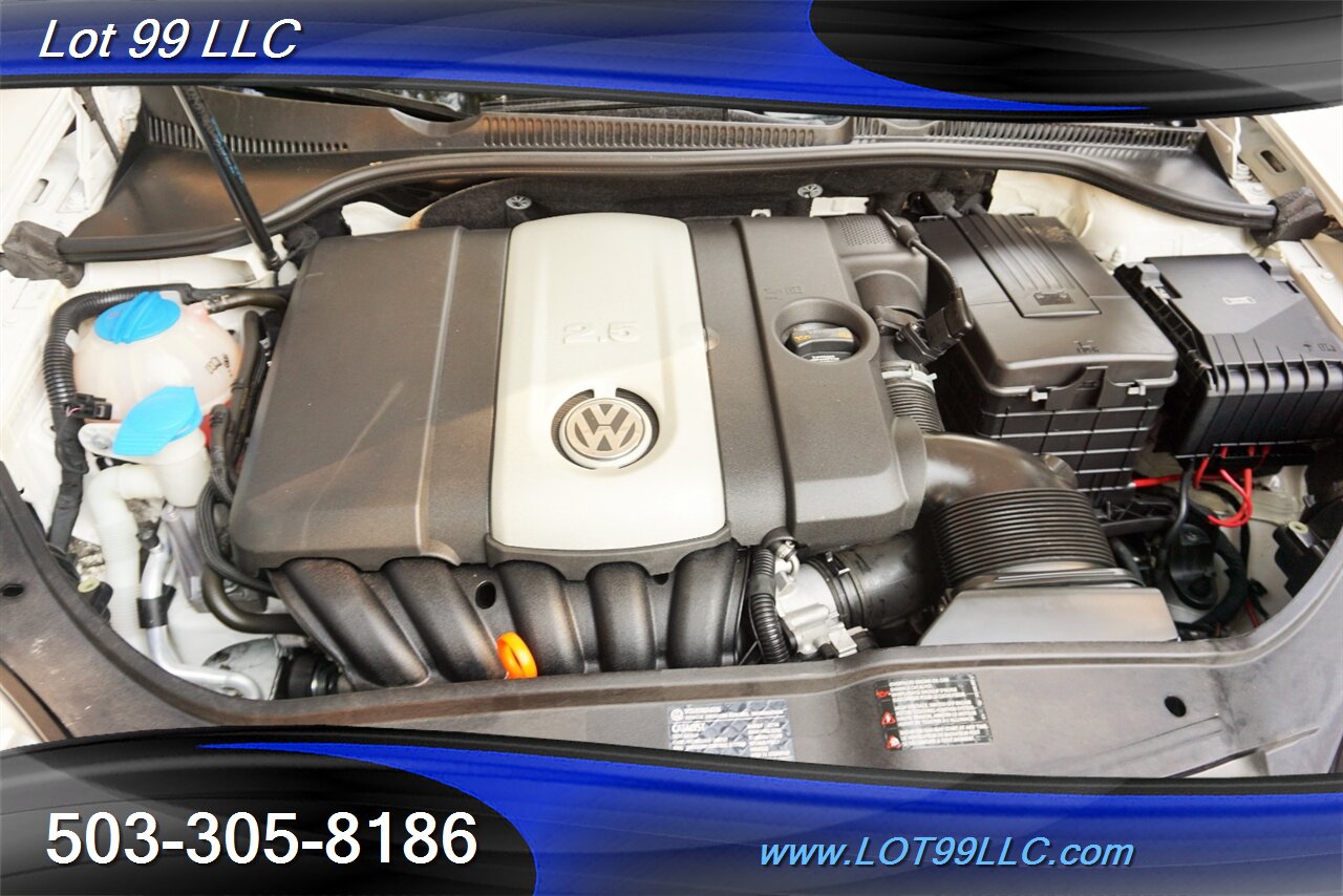 2008 Volkswagen Rabbit S Dr Hatchback 2.5L 5 Speed Manual 1 OWNER   - Photo 17 - Milwaukie, OR 97267