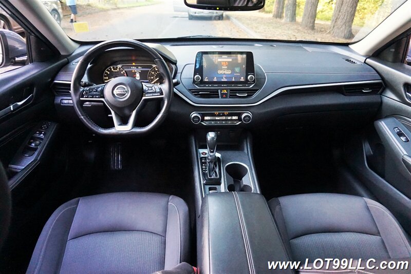 2019 Nissan Altima 2.5 SV Sedan AWD Moon Roof Backup cam Newer Tires  