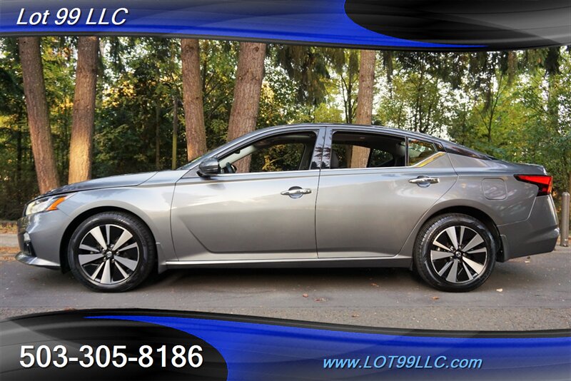 2019 Nissan Altima 2.5 SV Sedan AWD Moon Roof Backup cam Newer Tires  