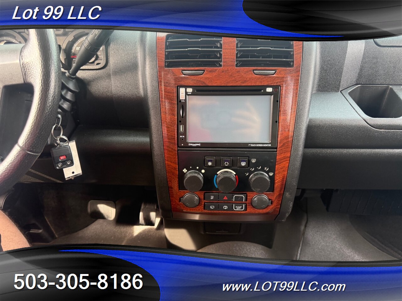 2014 Mobility Ventures MV1 LX ** WHEELCHAIR VAN ** New Tires 30 " Wide Powered   - Photo 36 - Milwaukie, OR 97267