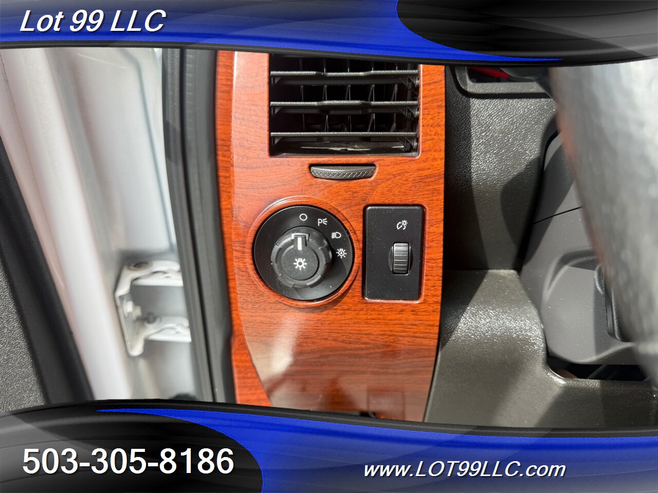 2014 Mobility Ventures MV1 LX ** WHEELCHAIR VAN ** New Tires 30 " Wide Powered   - Photo 33 - Milwaukie, OR 97267