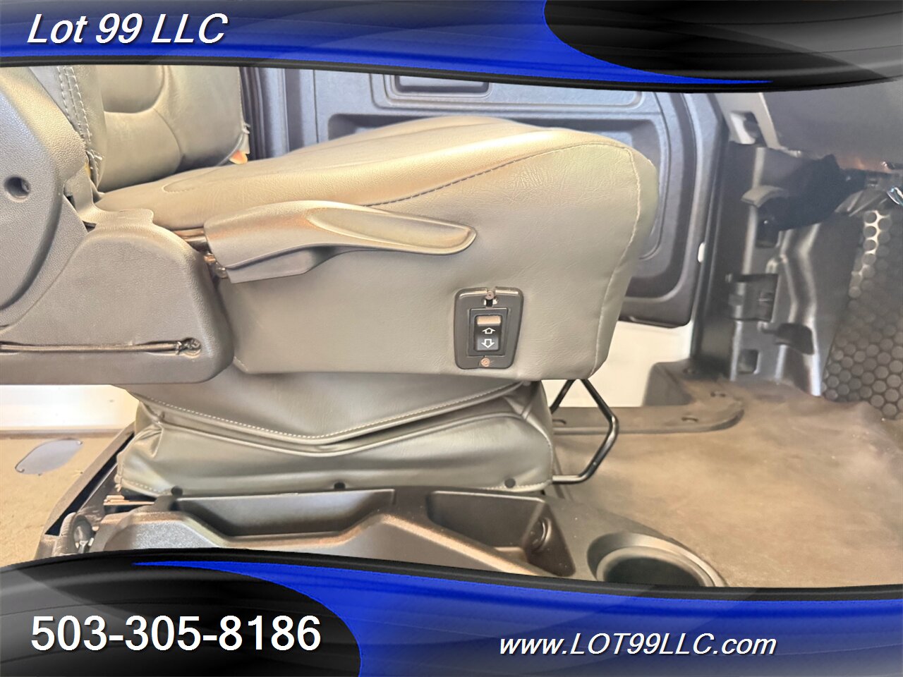 2011 Performance Mobility MV-1 WHEELCHAIR VAN 103K WHEELCHAIR VAN Power Side Ramp   - Photo 38 - Milwaukie, OR 97267