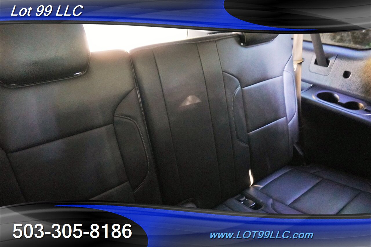 2018 Chevrolet Suburban LT 4X4 V8 5.3L Auto Heated Leather Seats  GPS 3 row seating DVD Premium Wheels Newer Tires - Photo 17 - Milwaukie, OR 97267