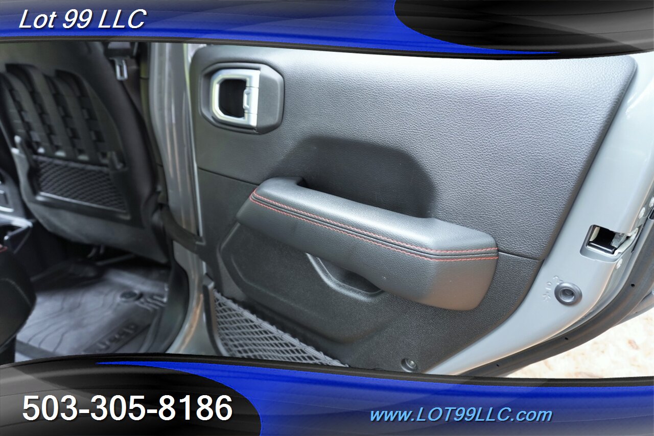 2022 Jeep Gladiator Rubicon 4X4 Rubicon 3.0l Eco Diesel 8 speed trans Leather Seats - Photo 18 - Milwaukie, OR 97267