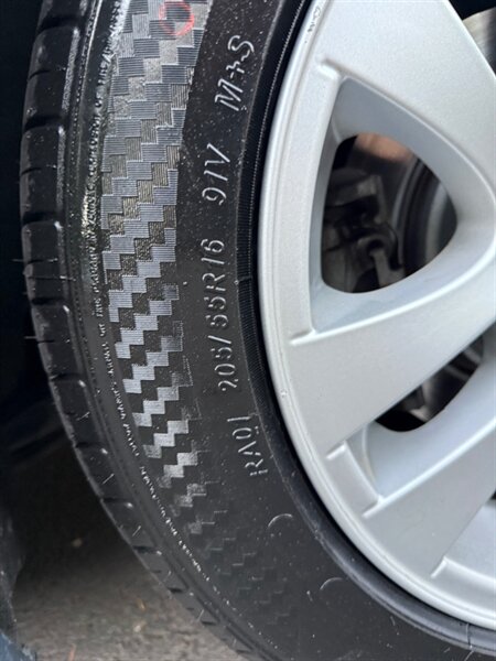 2006 BMW 325xi AWD Wagon ** NEW TIRES** Bike Rack Moon Roof - Photo 58 - Milwaukie, OR 97267