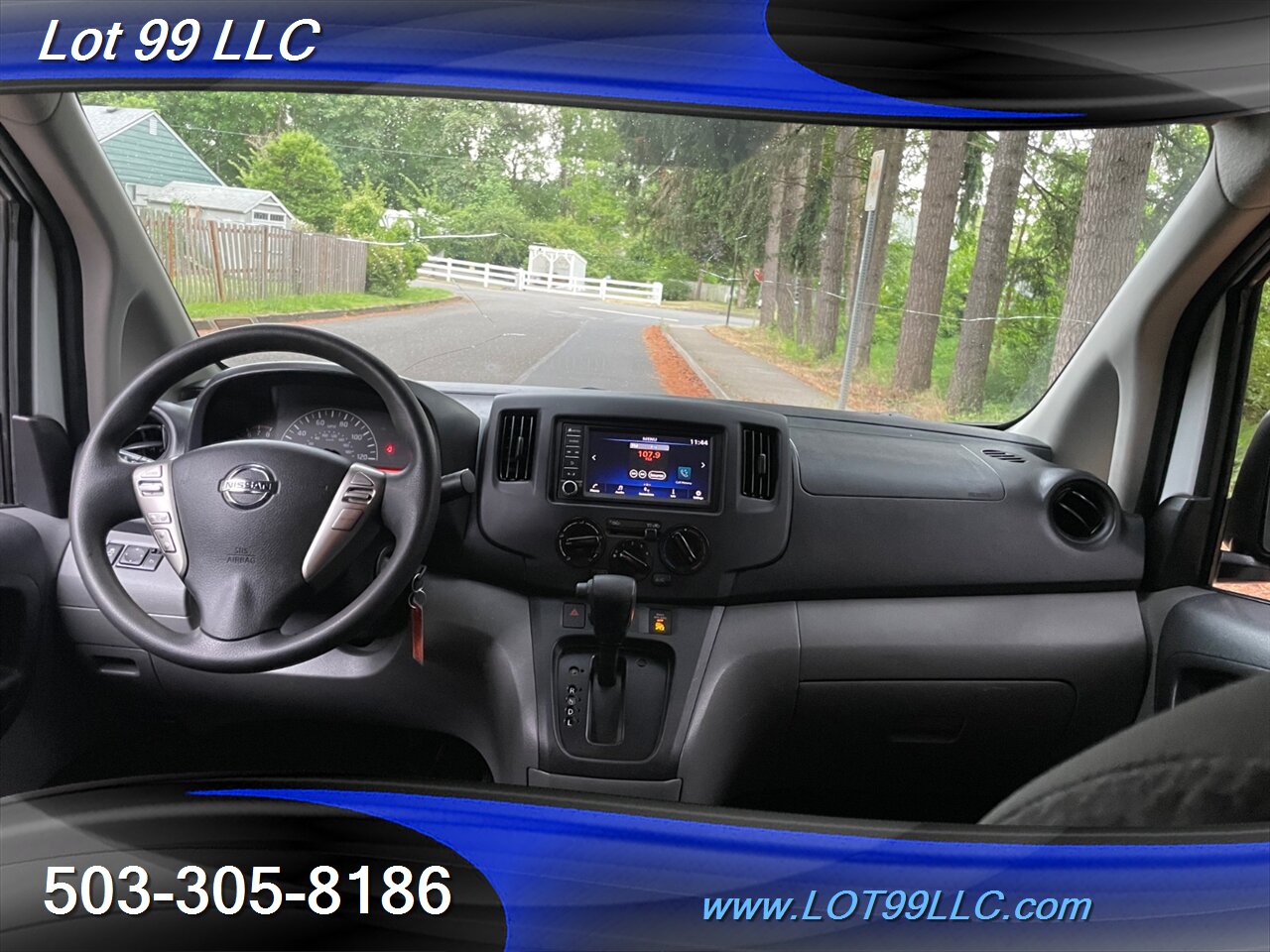 2020 Nissan NV200 SV SV Mini Cargo Van 1-Ow   - Photo 9 - Milwaukie, OR 97267