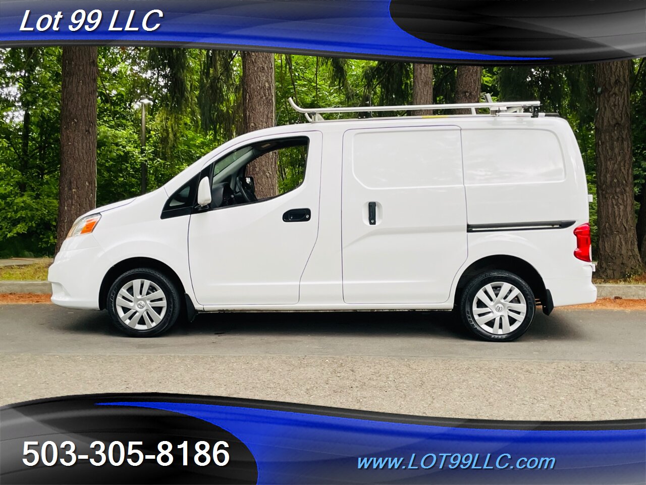 2020 Nissan NV200 SV SV Mini Cargo Van 1-Ow   - Photo 1 - Milwaukie, OR 97267