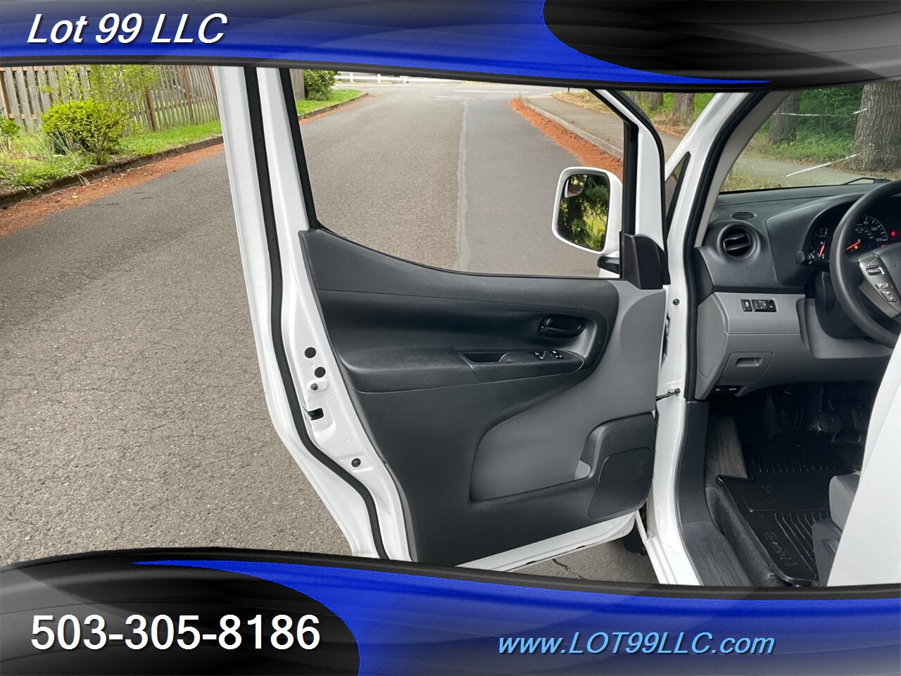 2020 Nissan NV200 SV SV Mini Cargo Van 1-Ow   - Photo 28 - Milwaukie, OR 97267