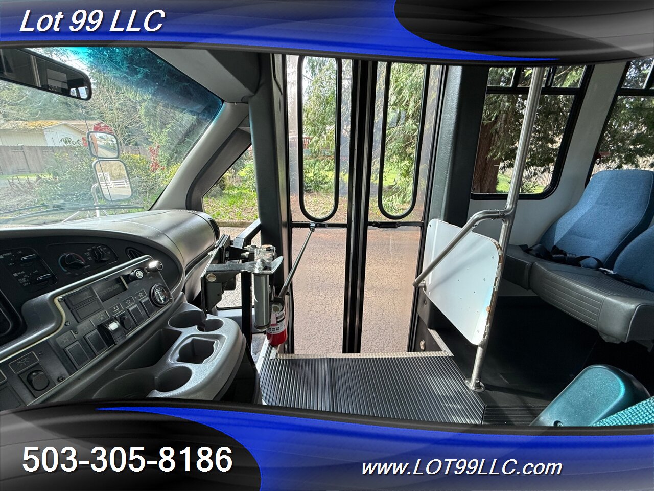 2002 Ford E-Series Van E350 SD 97k Miles 1-Owner 13 Passenger Shuttle Bus  Carrier Rear Air Conditioning Dually - Photo 34 - Milwaukie, OR 97267