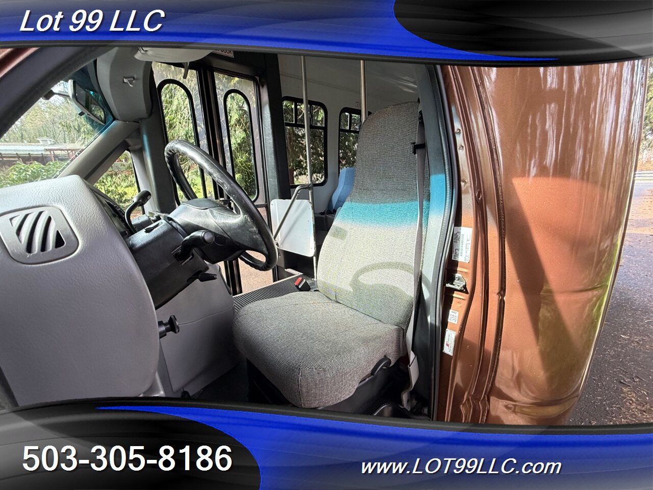 2002 Ford E-Series Van E350 SD 97k Miles 1-Owner 13 Passenger Shuttle Bus  Carrier Rear Air Conditioning Dually - Photo 10 - Milwaukie, OR 97267