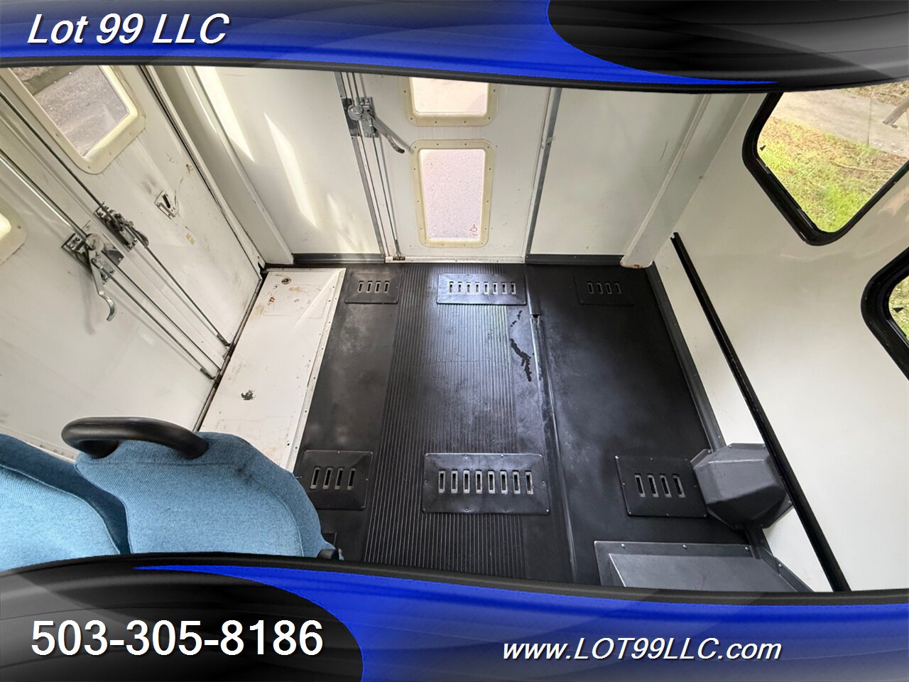 2002 Ford E-Series Van E350 SD 97k Miles 1-Owner 13 Passenger Shuttle Bus  Carrier Rear Air Conditioning Dually - Photo 14 - Milwaukie, OR 97267