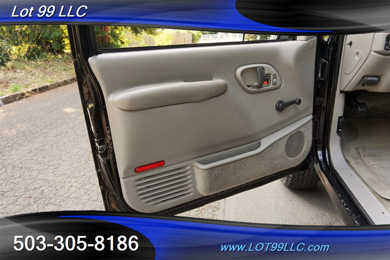 1999 Chevrolet Tahoe 2 DR V8 5.7L Auto Leather Premium Wheels - Photo 21 - Milwaukie, OR 97267